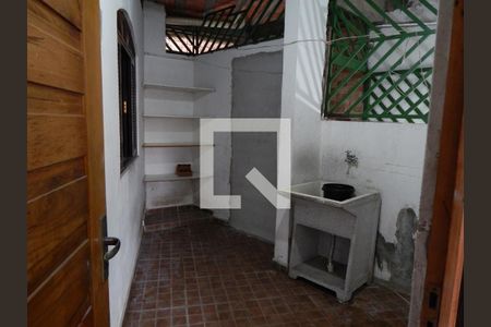 Área de Serviço de casa para alugar com 2 quartos, 98m² em Jardim de Lourdes, Embu das Artes