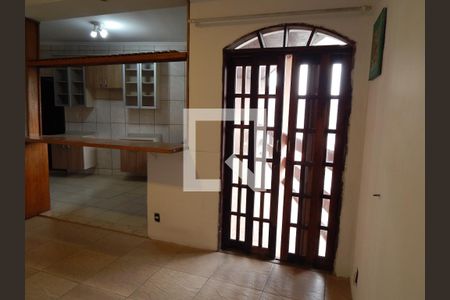 Sala de casa para alugar com 2 quartos, 98m² em Jardim de Lourdes, Embu das Artes