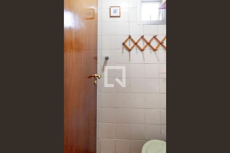 Apartamento à venda com 58m², 2 quartos e 2 vagasBanheiro 02 de Serviço