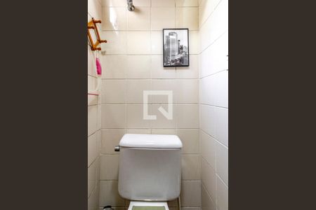 Apartamento à venda com 58m², 2 quartos e 2 vagasBanheiro 02 de Serviço