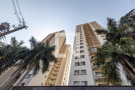 Apartamento à venda com 58m², 2 quartos e 2 vagasFachada do Condomínio