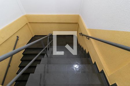 Apartamento para alugar com 68m², 2 quartos e sem vagaÁrea Comum - Escada