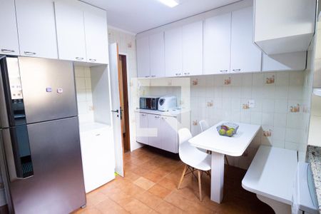 Apartamento à venda com 131m², 3 quartos e 2 vagas Apartamento à venda com 131m², 3 quartos e 2 vagasCozinha - Armários