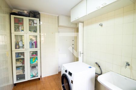 Apartamento à venda com 131m², 3 quartos e 2 vagas Apartamento à venda com 131m², 3 quartos e 2 vagasÁrea de Serviço