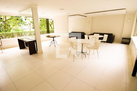 Apartamento à venda com 131m², 3 quartos e 2 vagas Apartamento à venda com 131m², 3 quartos e 2 vagasSalao de Festa