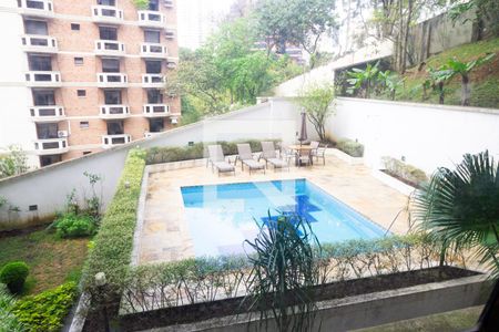 Apartamento à venda com 131m², 3 quartos e 2 vagas Apartamento à venda com 131m², 3 quartos e 2 vagasÁrea comum - Piscina