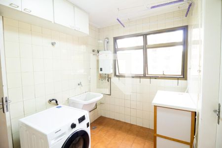 Apartamento à venda com 131m², 3 quartos e 2 vagas Apartamento à venda com 131m², 3 quartos e 2 vagasÁrea de Serviço