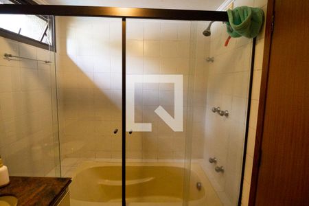 Apartamento à venda com 131m², 3 quartos e 2 vagas Apartamento à venda com 131m², 3 quartos e 2 vagasBanheiro da Suíte