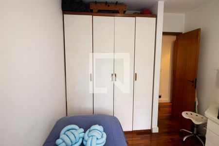 Apartamento à venda com 131m², 3 quartos e 2 vagas Apartamento à venda com 131m², 3 quartos e 2 vagasQuarto 1 - Armários