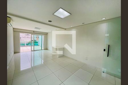 Sala de casa para alugar com 3 quartos, 226m² em Parque Renato Maia, Guarulhos