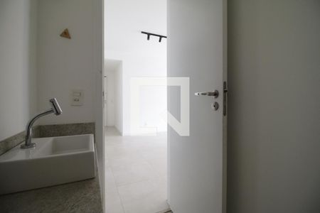 Lavabo de apartamento para alugar com 1 quarto, 63m² em Barra Olímpica, Rio de Janeiro