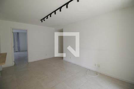 Sala de apartamento para alugar com 1 quarto, 63m² em Barra Olímpica, Rio de Janeiro