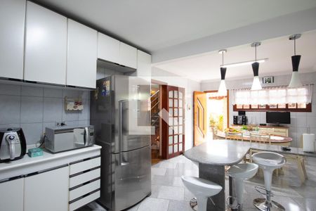 Casa à venda com 200m², 4 quartos e 6 vagasCopa e cozinha