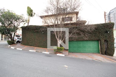 Casa à venda com 200m², 4 quartos e 6 vagasFachada