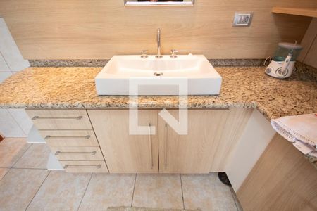 Casa à venda com 200m², 4 quartos e 6 vagasBanheiro da Suíte