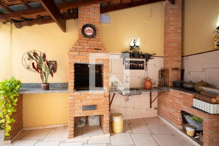 Casa à venda com 200m², 4 quartos e 6 vagasChurrasqueira