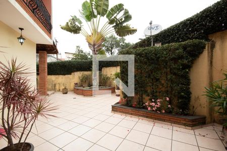 Casa à venda com 200m², 4 quartos e 6 vagasQuintal