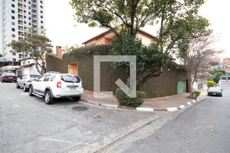 Casa à venda com 200m², 4 quartos e 6 vagasFachada