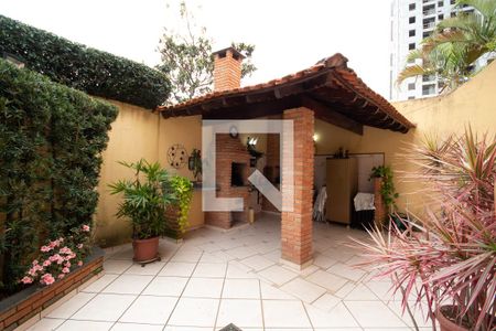 Casa à venda com 200m², 4 quartos e 6 vagasChurrasqueira