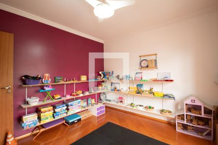 Casa à venda com 200m², 4 quartos e 6 vagasQuarto 2