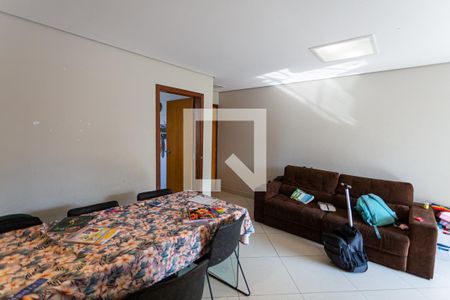 Sala de apartamento para alugar com 3 quartos, 97m² em Palmares, Belo Horizonte