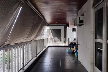 Apartamento para alugar com 205m², 4 quartos e 3 vagasVaranda