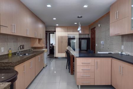 Apartamento para alugar com 205m², 4 quartos e 3 vagasCozinha