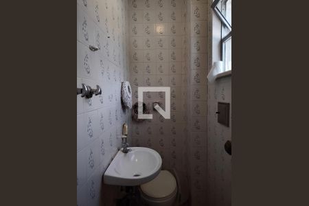 Apartamento para alugar com 205m², 4 quartos e 3 vagasBanheiro de Serviço