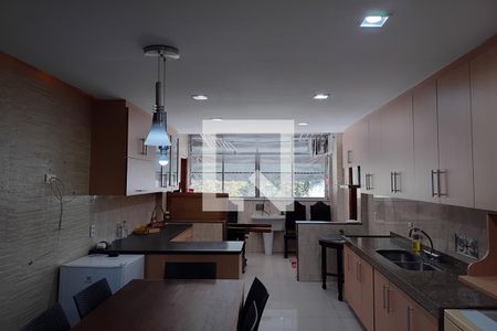 Apartamento para alugar com 205m², 4 quartos e 3 vagasCozinha