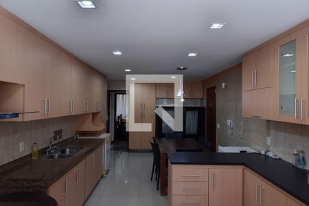 Apartamento para alugar com 205m², 4 quartos e 3 vagasCozinha