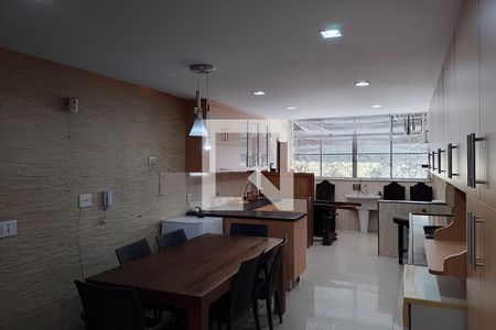 Apartamento para alugar com 205m², 4 quartos e 3 vagasCozinha