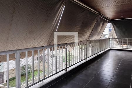 Apartamento para alugar com 205m², 4 quartos e 3 vagasVaranda