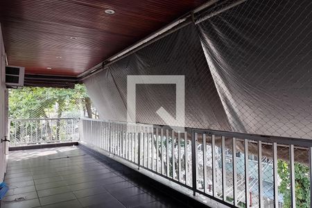 Apartamento para alugar com 205m², 4 quartos e 3 vagasVaranda