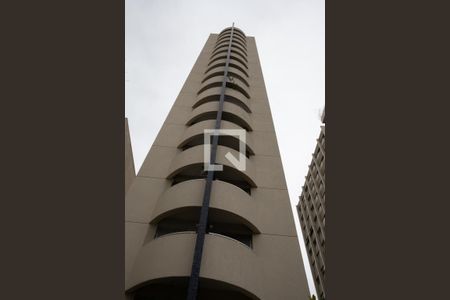 Apartamento para alugar com 48m², 2 quartos e 1 vaga Apartamento para alugar com 48m², 2 quartos e 1 vagaFachada