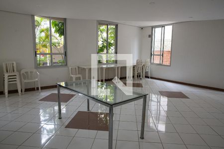 Apartamento para alugar com 48m², 2 quartos e 1 vaga Apartamento para alugar com 48m², 2 quartos e 1 vagaÁrea comum - Salão de festas