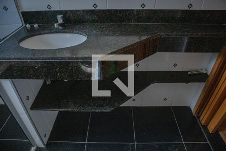 Apartamento para alugar com 60m², 2 quartos e 1 vagaBanheiro - detalhe