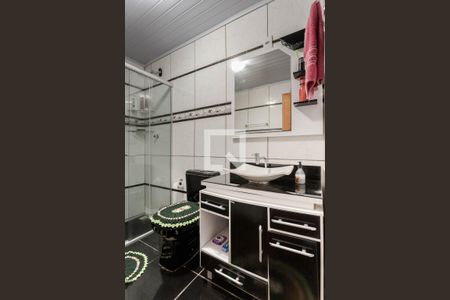Banheiro de casa à venda com 2 quartos, 240m² em Sarandi, Porto Alegre