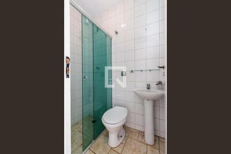 Casa à venda com 174m², 3 quartos e 2 vagas Casa à venda com 174m², 3 quartos e 2 vagas1o. Andar - Banheiro de Serviço