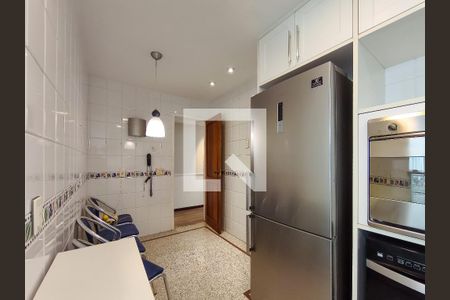 Apartamento à venda com 321m², 4 quartos e 2 vagas Apartamento à venda com 321m², 4 quartos e 2 vagasCozinha
