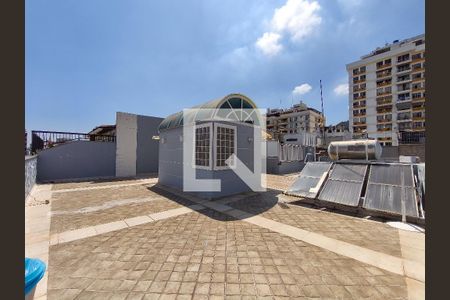 Apartamento à venda com 321m², 4 quartos e 2 vagas Apartamento à venda com 321m², 4 quartos e 2 vagasTerraço