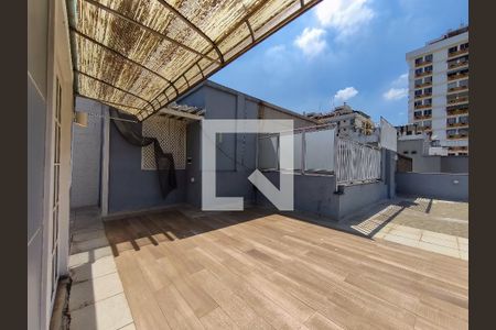 Apartamento à venda com 321m², 4 quartos e 2 vagas Apartamento à venda com 321m², 4 quartos e 2 vagasTerraço