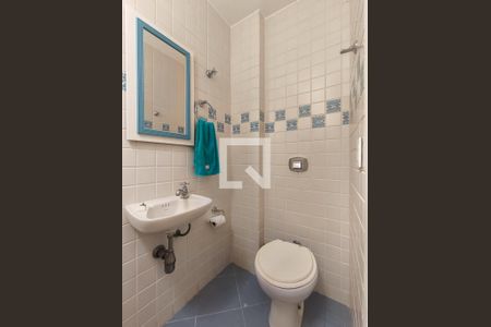 Apartamento à venda com 321m², 4 quartos e 2 vagas Apartamento à venda com 321m², 4 quartos e 2 vagasBanheiro de serviço