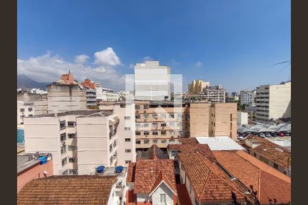 Apartamento à venda com 321m², 4 quartos e 2 vagas Apartamento à venda com 321m², 4 quartos e 2 vagasVista da Suíte