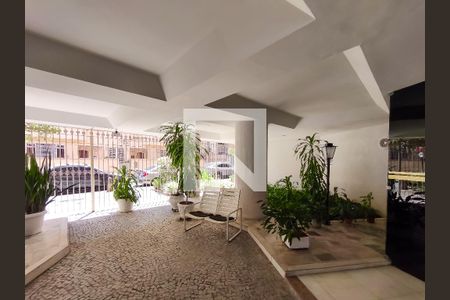 Apartamento à venda com 321m², 4 quartos e 2 vagas Apartamento à venda com 321m², 4 quartos e 2 vagasFachada e portaria