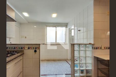 Apartamento à venda com 321m², 4 quartos e 2 vagas Apartamento à venda com 321m², 4 quartos e 2 vagasCozinha