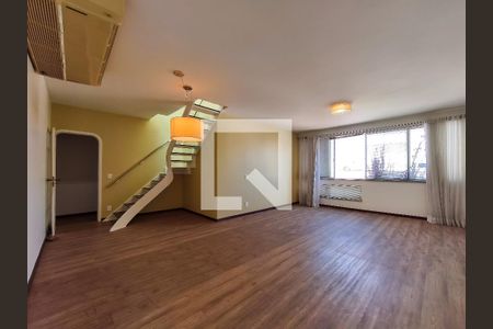 Apartamento à venda com 321m², 4 quartos e 2 vagas Apartamento à venda com 321m², 4 quartos e 2 vagasSala