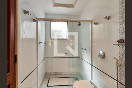 Apartamento à venda com 321m², 4 quartos e 2 vagas Apartamento à venda com 321m², 4 quartos e 2 vagasBanheiro da Suíte