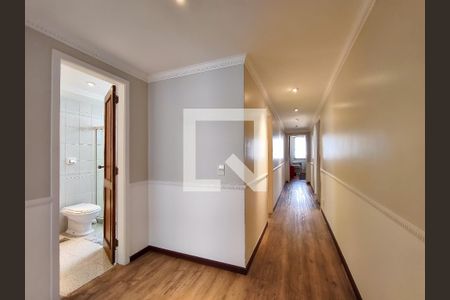 Apartamento à venda com 321m², 4 quartos e 2 vagas Apartamento à venda com 321m², 4 quartos e 2 vagasCorredor