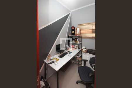 Casa à venda com 241m², 3 quartos e 2 vagasEscritório