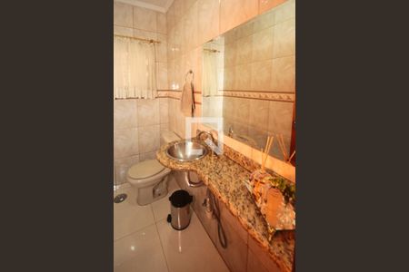 Casa à venda com 241m², 3 quartos e 2 vagasLavabo